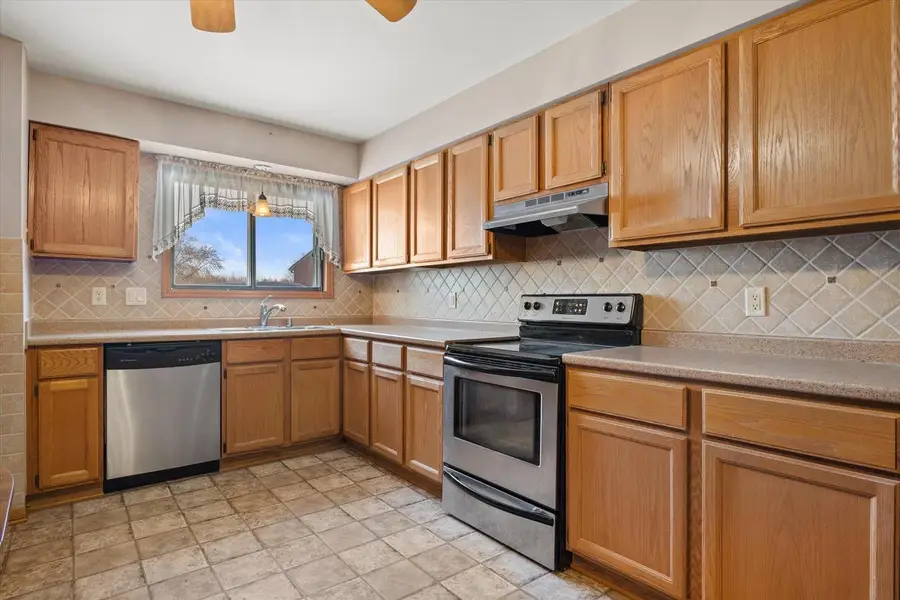 N58W23833 Hastings COURT #701, Sussex, WI 53089 - Image #3