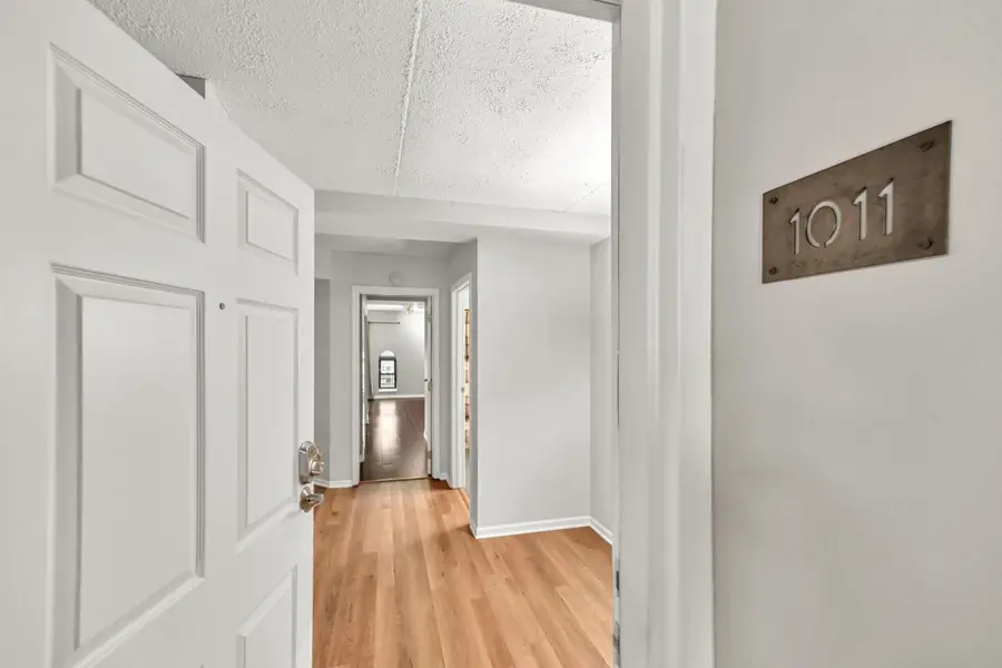 270 E Highland AVENUE #1011, Milwaukee, WI 53202 - Image #2