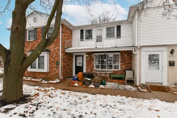 5075 W Colonial COURT, Greenfield, WI 53220