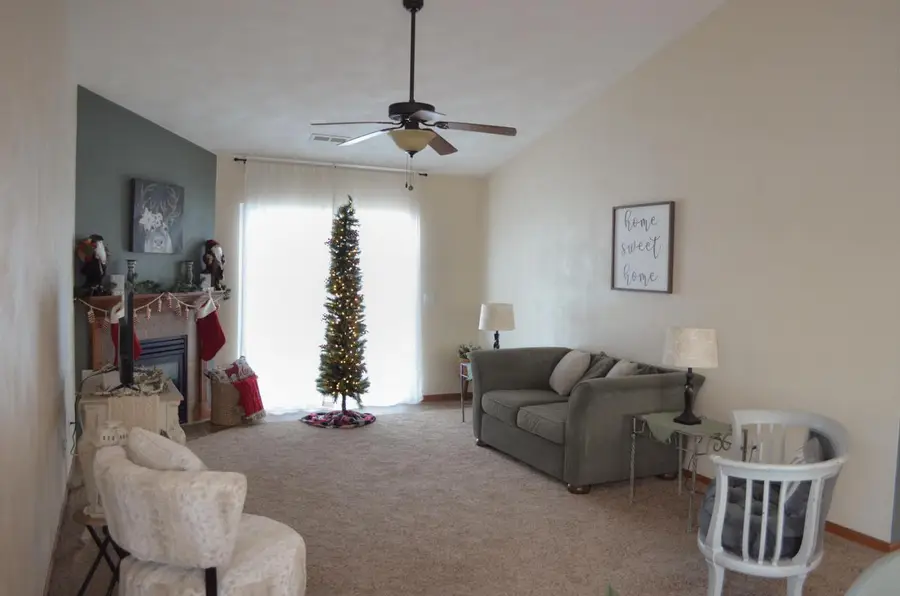 2635 Edgewood DRIVE #63, Beloit, WI 53511 - Image #2