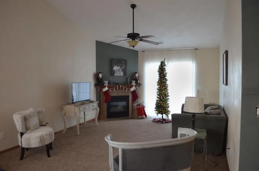 2635 Edgewood DRIVE #63, Beloit, WI 53511 - Image #3