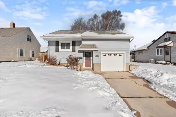 1622 Jackson STREET, Manitowoc, WI 54220