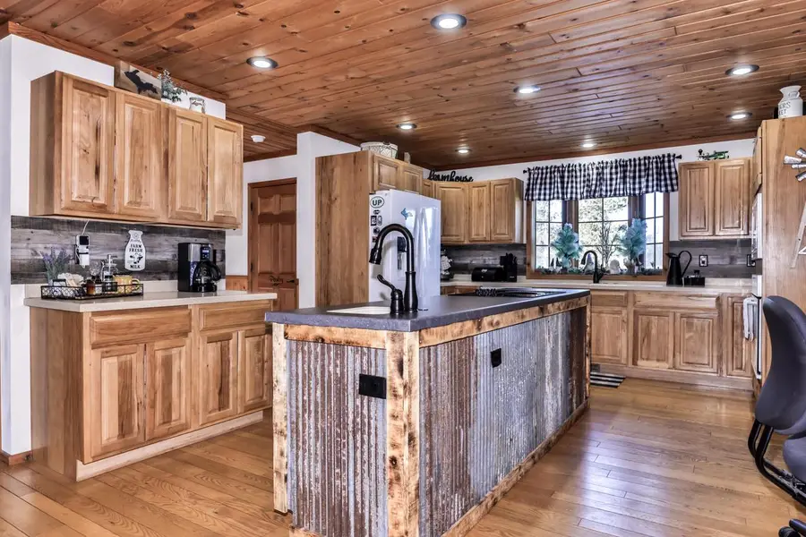 5053 W Anderson ROAD, Hurley, WI 54534 - Image #2