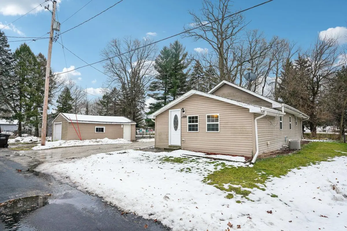 W1019 Narcissus ROAD, Genoa City, WI 53128 - Image #1