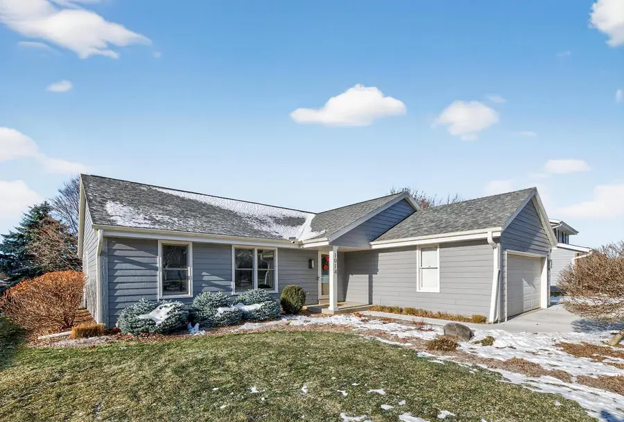 1914 Harvest LANE, Waukesha, WI 53186 - Image #2