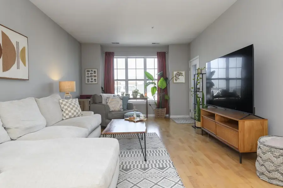 3930 S Lake DRIVE #302, Saint Francis, WI 53235 - Image #3