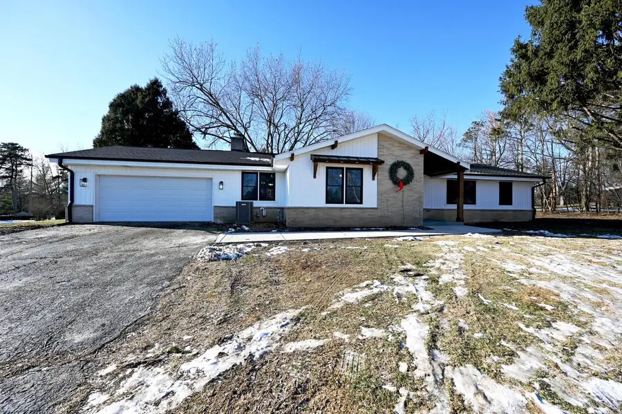 2115 Genesee STREET, Delafield, WI 53018 - Image #3