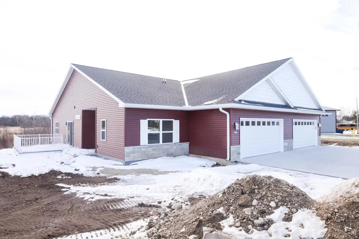 1322 Kettle DRIVE, Kewaskum, WI 53040 - Image #1