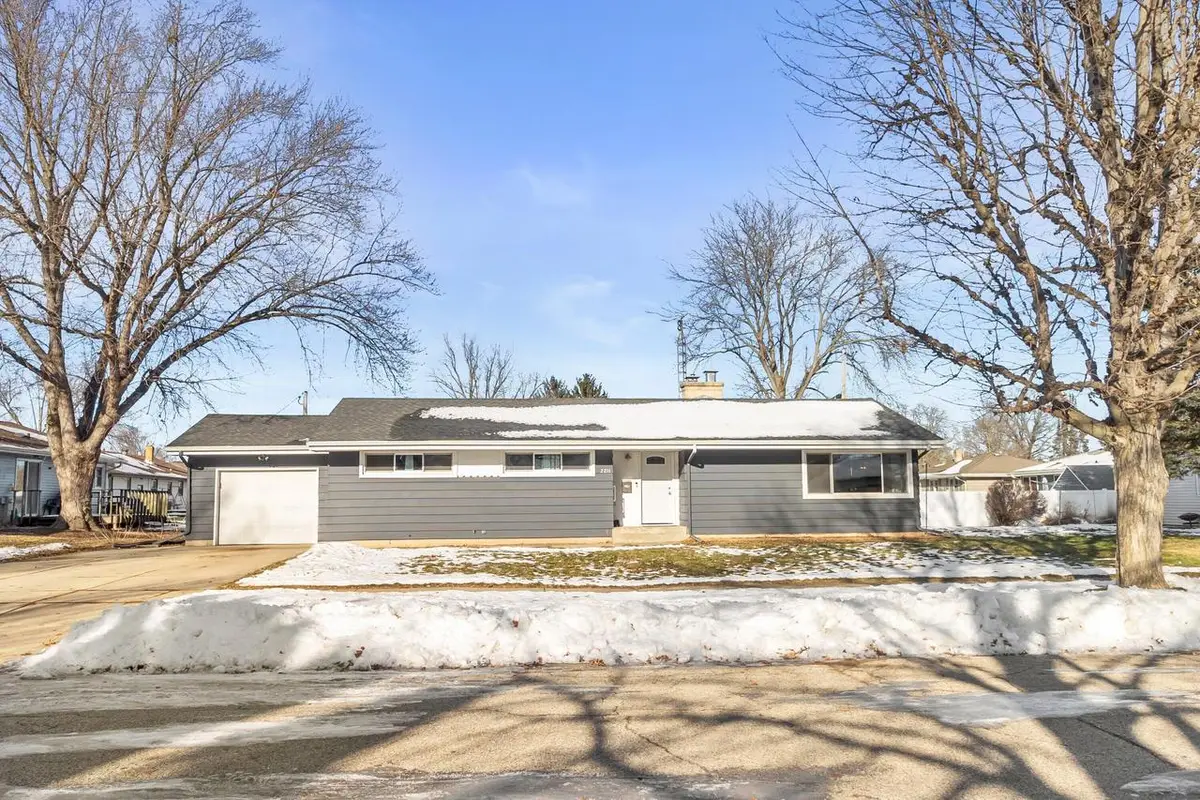 2211 Hawthorne AVENUE, Janesville, WI 53545 - Image #1