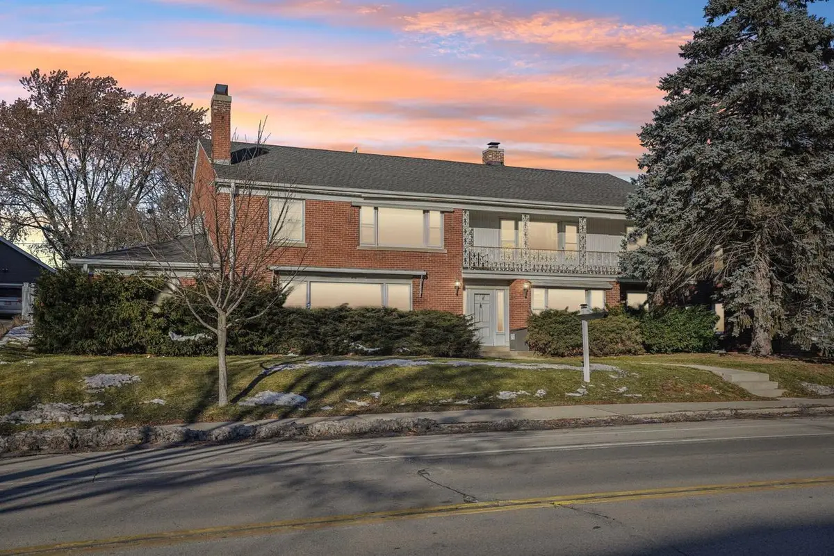 8216 W North AVENUE, Wauwatosa, WI 53213 - Image #1