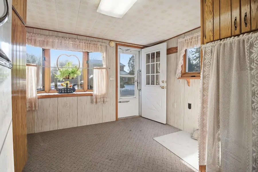 1324 W Green Lake DRIVE, West Bend, WI 53090 - Image #2