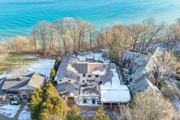 4686 N Lake DRIVE, Whitefish Bay, WI 53211