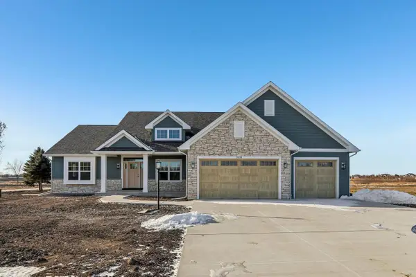 2034 Highland WAY, Sturtevant, WI 53177