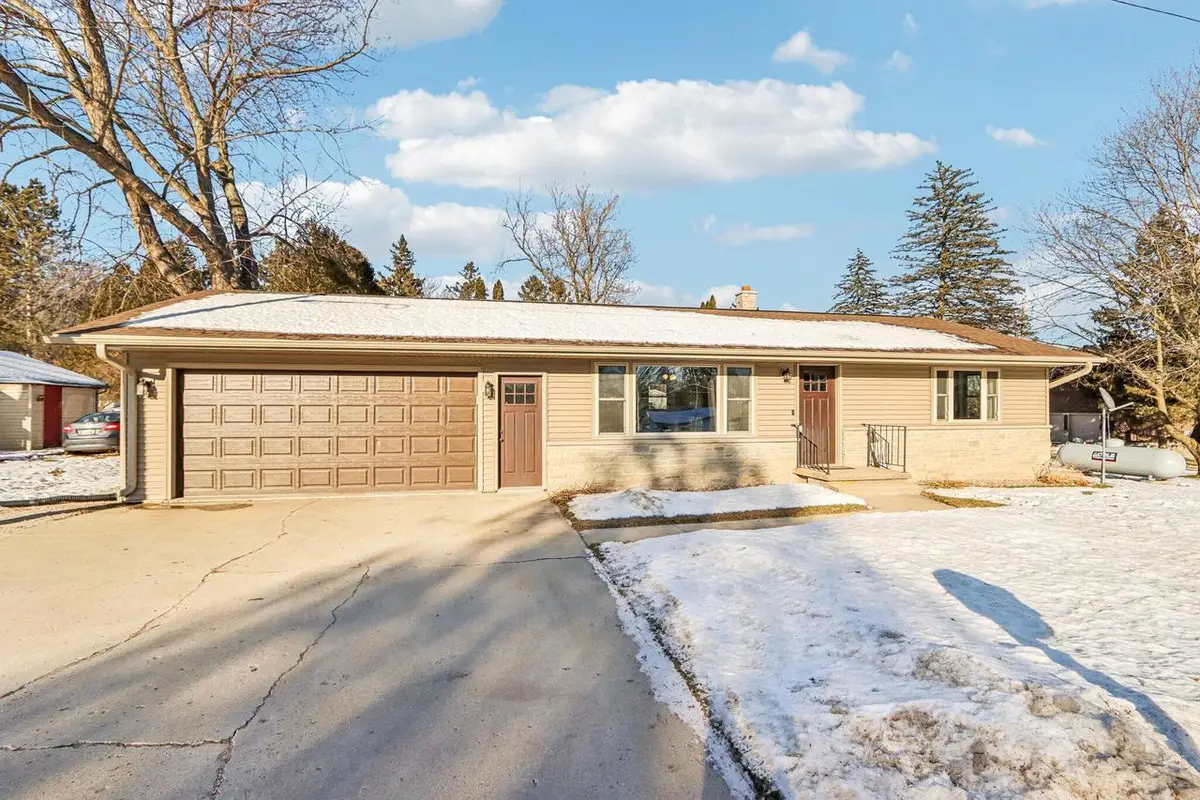 W1083 Lake DRIVE, Campbellsport, WI 53010 - Image #1