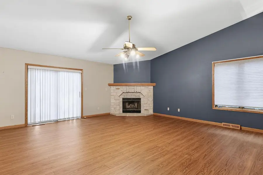 4547 W Maplewood DRIVE, Greenfield, WI 53220 - Image #3