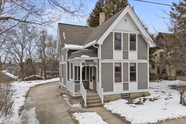 W61N669 Mequon AVENUE, Cedarburg, WI 53012