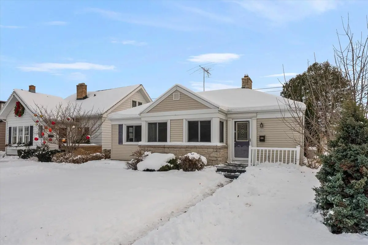 1217 North AVENUE, Sheboygan, WI 53083 - Image #1