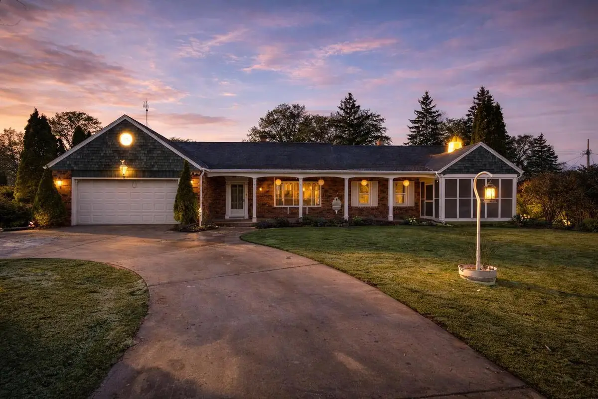 7245 N Seneca AVENUE, Glendale, WI 53217 - Image #1