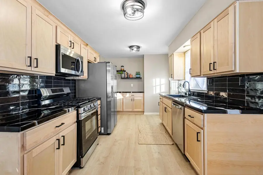 4068 N 72nd STREET, Milwaukee, WI 53216 - Image #2