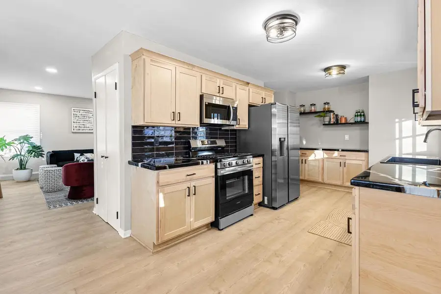 4068 N 72nd STREET, Milwaukee, WI 53216 - Image #3