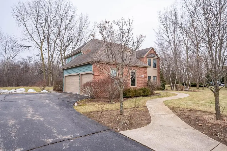 8900 N Lodgewood ROAD, River Hills, WI 53217 - Image #2