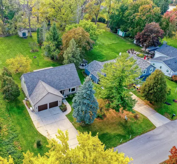 813 High STREET, Oconomowoc, WI 53066