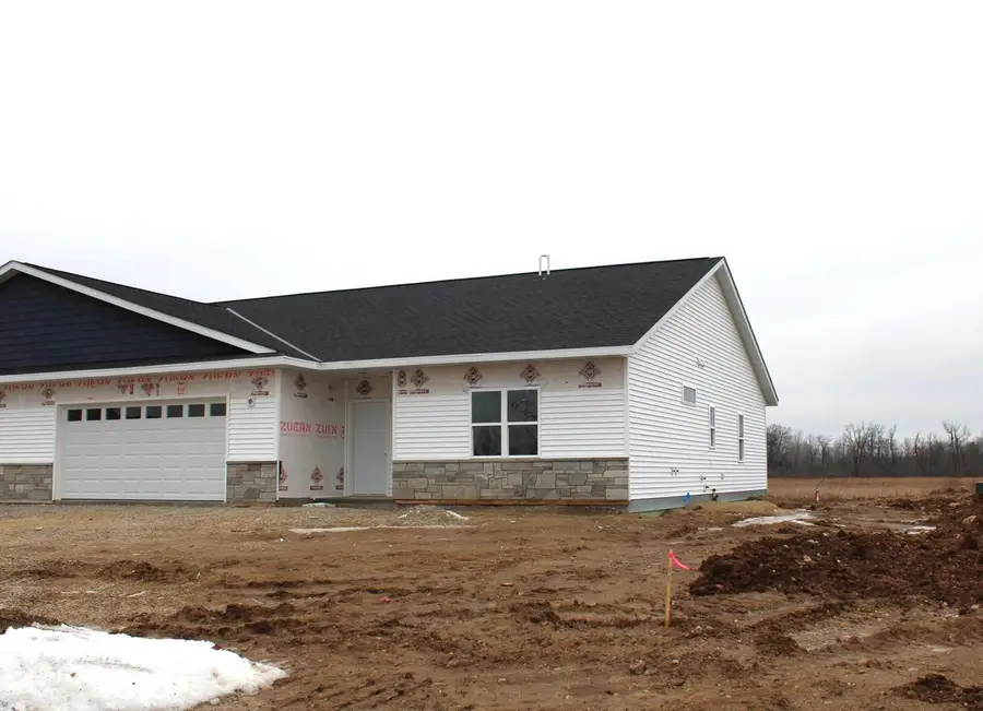 920 Drumlin DRIVE, Kewaskum, WI 53040 - Image #2