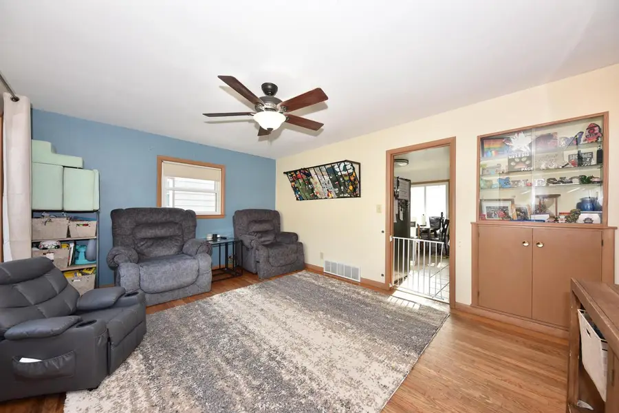 6509 W Warnimont AVENUE, Milwaukee, WI 53220 - Image #2