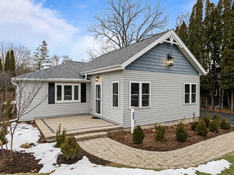 132 Fontana AVENUE, Fontana, WI 53125 - Image #2