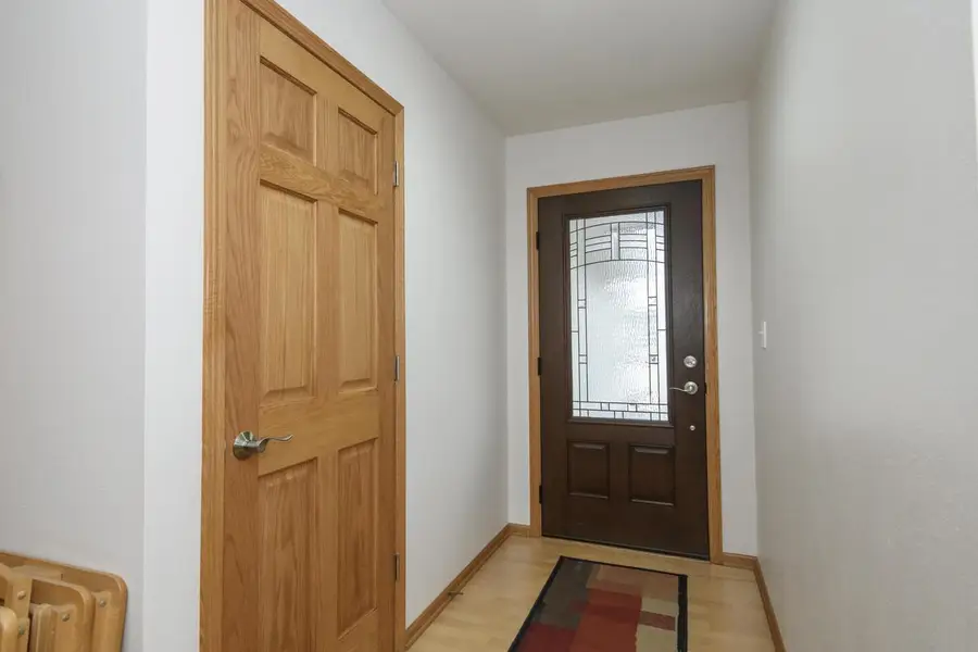 1910 Crossbow COURT, Waukesha, WI 53186 - Image #3