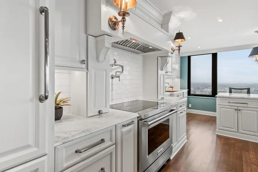 929 N Astor STREET #2706/2708, Milwaukee, WI 53202 - Image #3