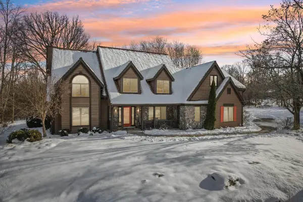 14820 Clare-Bridge LANE, Brookfield, WI 53005