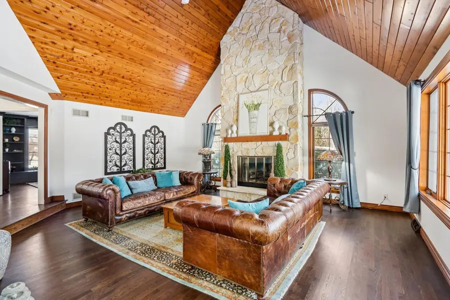 14820 Clare-Bridge LANE, Brookfield, WI 53005 - Image #3