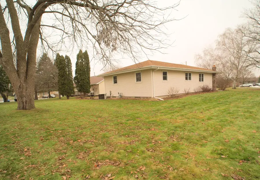 1021 Hill STREET, Watertown, WI 53098 - Image #3