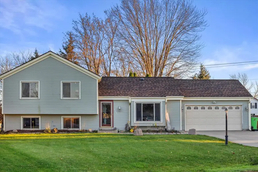 8005 Thistle COURT, Waterford, WI 53185 - Image #2