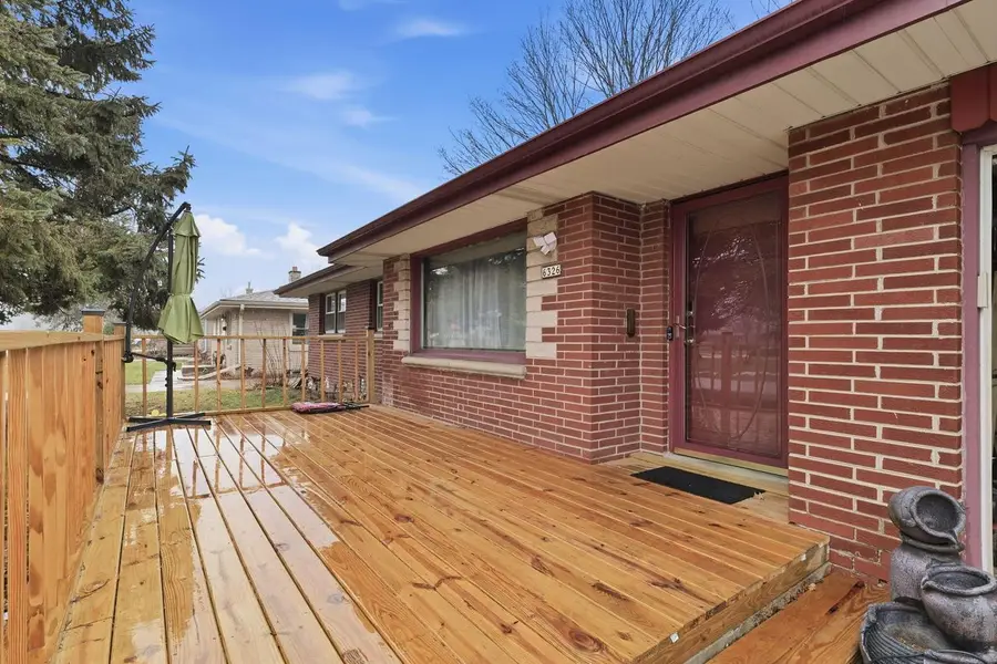 6326 W Bottsford AVENUE, Greenfield, WI 53220 - Image #2