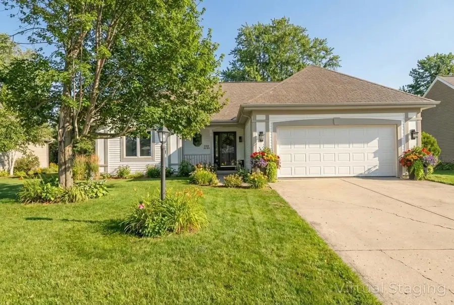 W181N8912 Melanie LANE, Menomonee Falls, WI 53051 - Image #2