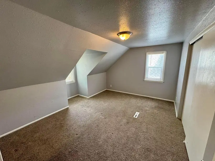 3223 W Fairmount AVENUE, Milwaukee, WI 53209 - #2