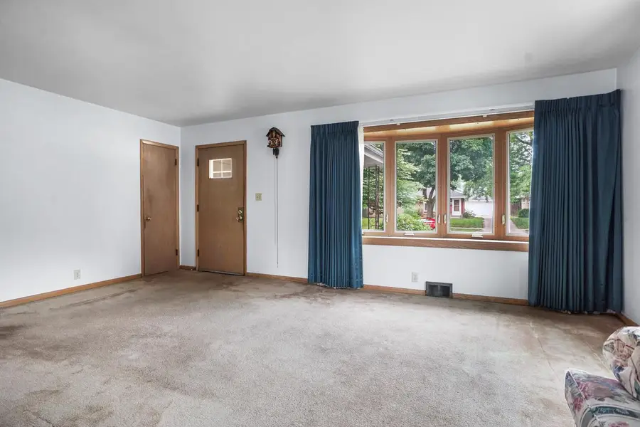 10413 W Sheridan AVENUE, Milwaukee, WI 53225 - Image #3