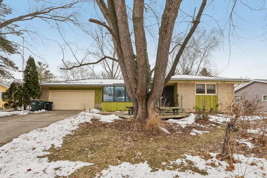 234 Green Valley PLACE, West Bend, WI 53095 - Image #2