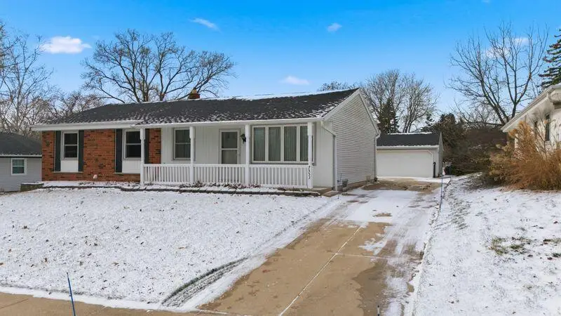 7553 S Chapel DRIVE, Oak Creek, WI 53154 - Image #2