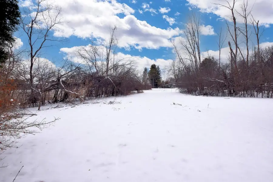 1108 W Zedler LANE, Mequon, WI 53092 - Image #2