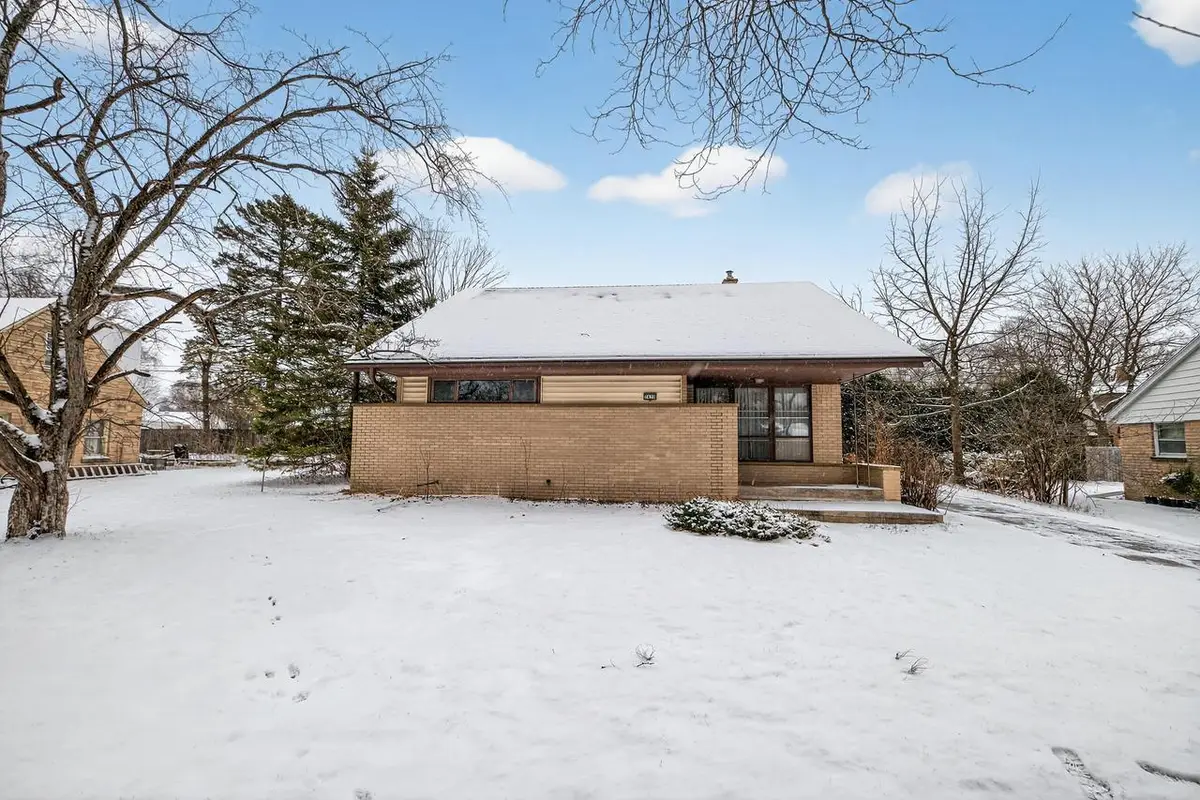 7470 N Navajo ROAD, Fox Point, WI 53217 - Image #1