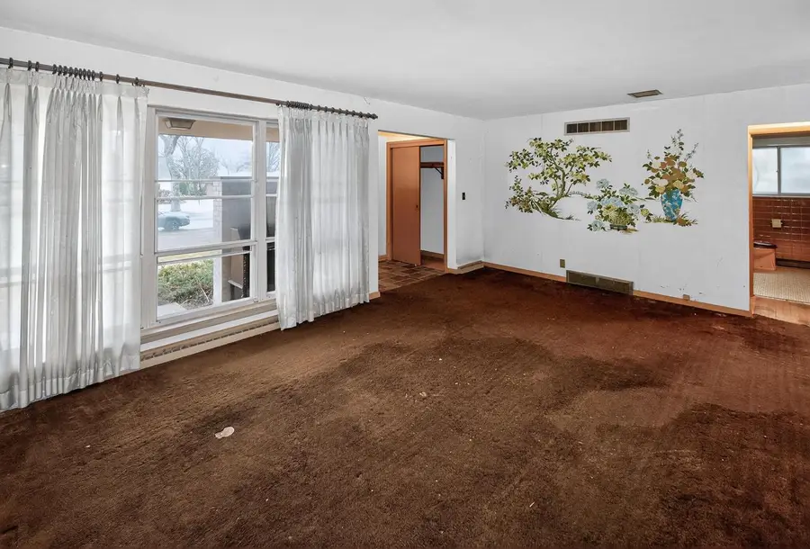 7470 N Navajo ROAD, Fox Point, WI 53217 - Image #3