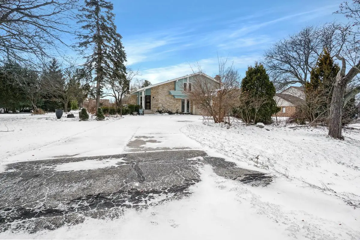 1523 W Liebau ROAD, Mequon, WI 53092 - Image #1