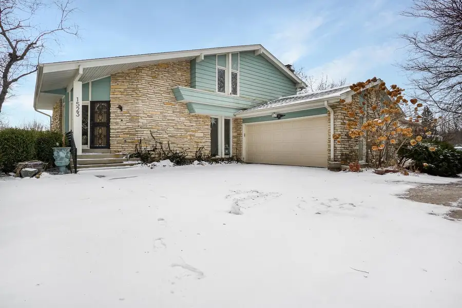 1523 W Liebau ROAD, Mequon, WI 53092 - Image #2