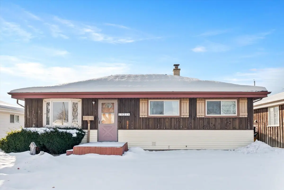 1521 W Holmes AVENUE, Milwaukee, WI 53221 - Image #1