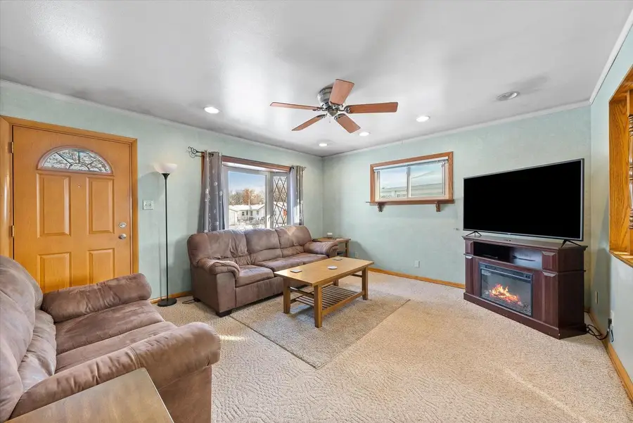 1521 W Holmes AVENUE, Milwaukee, WI 53221 - Image #3