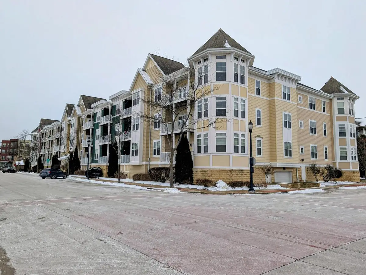1335 11th AVENUE #105, Grafton, WI 53024 - Image #1