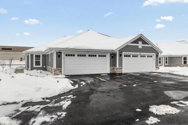 520 Hunter Oaks BOULEVARD #0801, Watertown, WI 53094